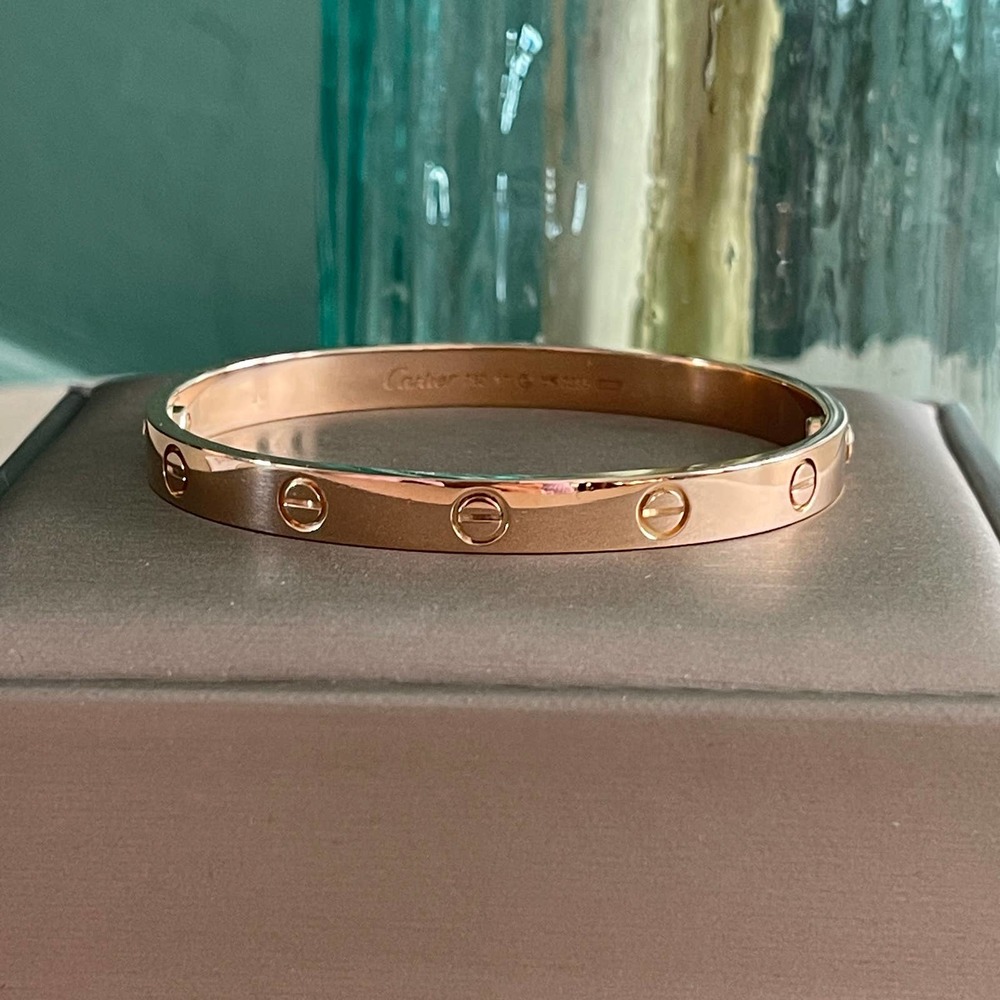 ❌SOLD❌Cartier LOVE Bracelet Rose Gold 17 Regular New Screw System - Picture 5 of 13